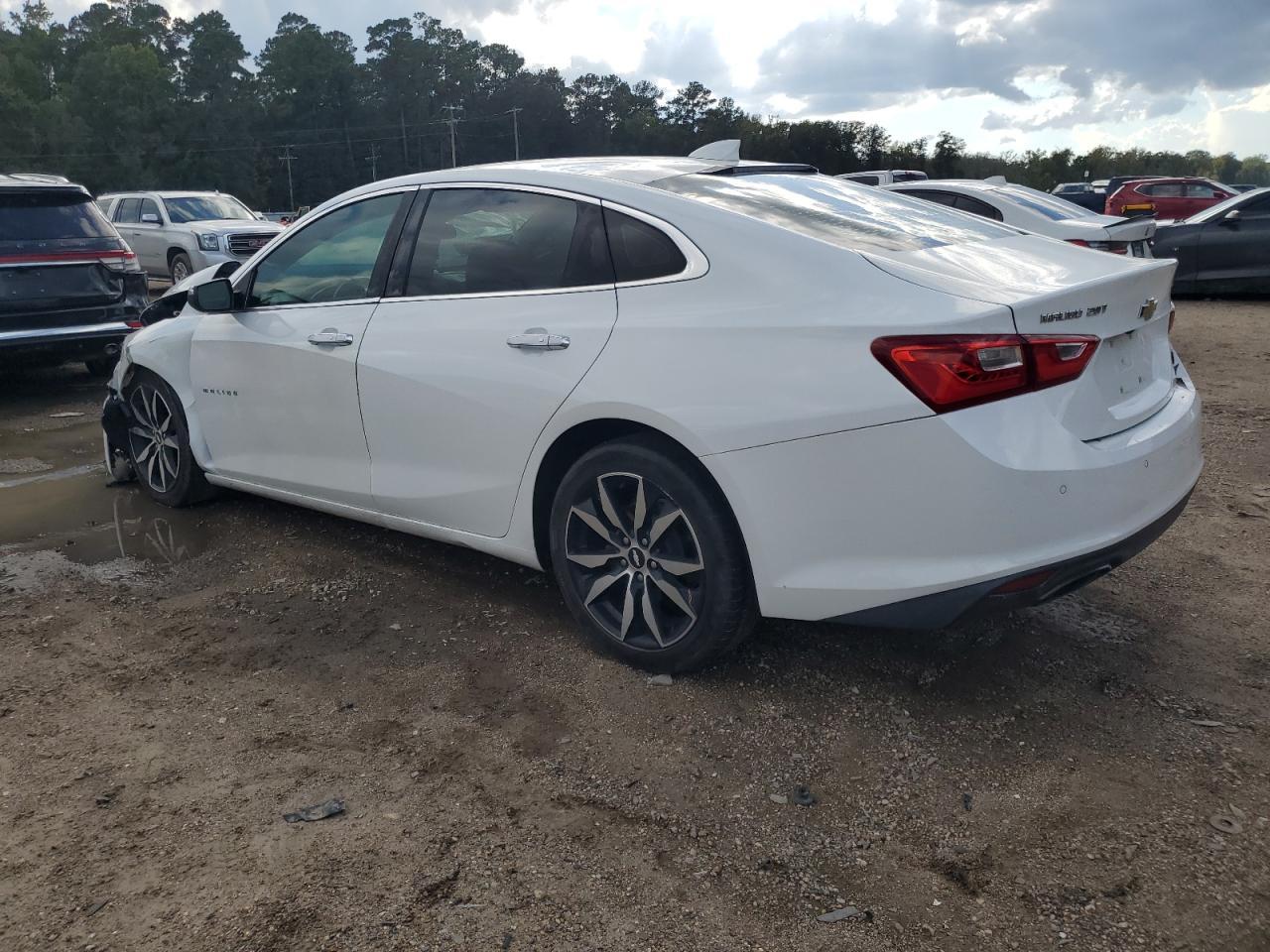 2016 Chevrolet Malibu Premier - Фото 2