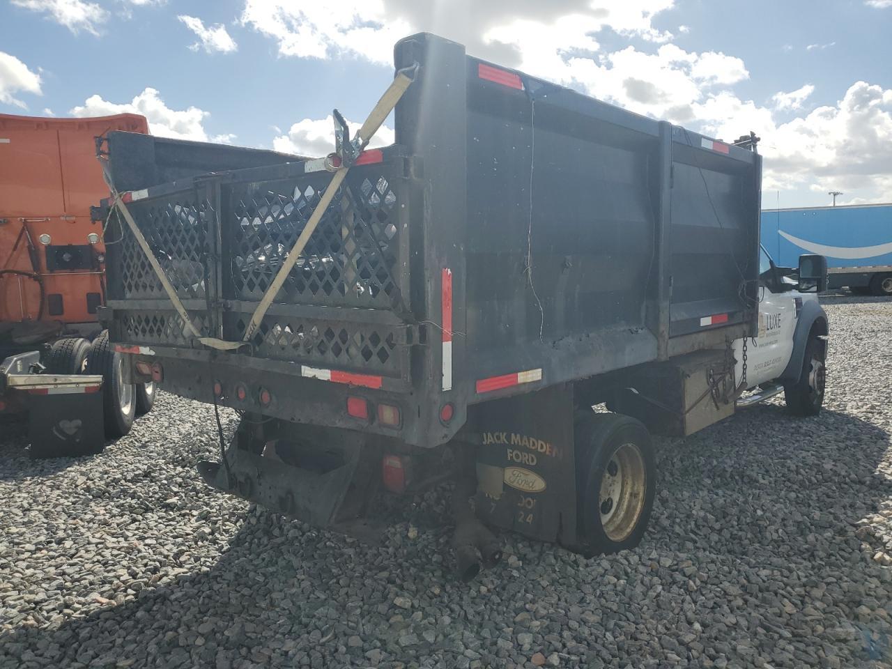 2009 Ford F550 Super Duty - Фото 3