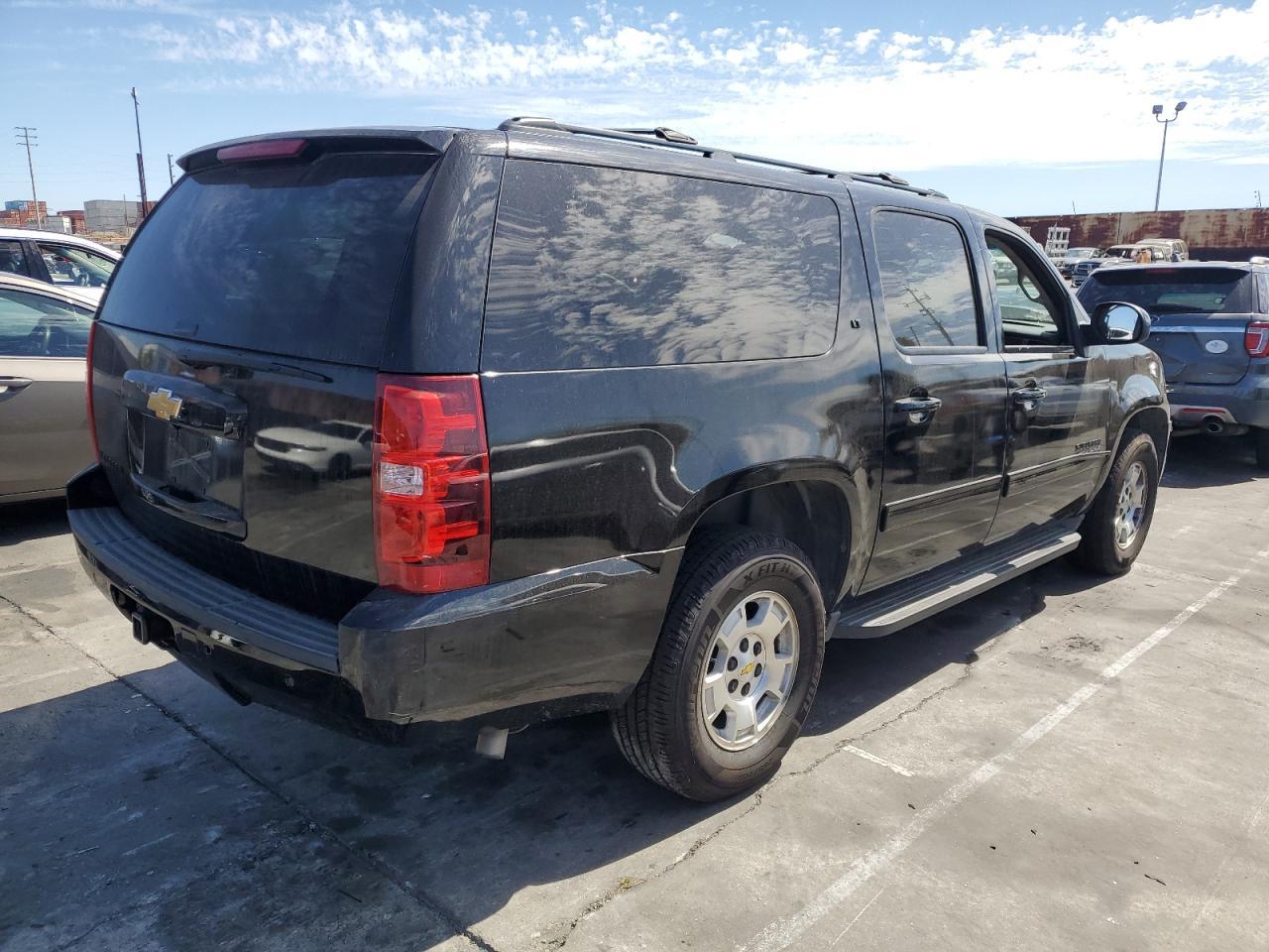 2013 Chevrolet Suburban C1500 Lt - Фото 3