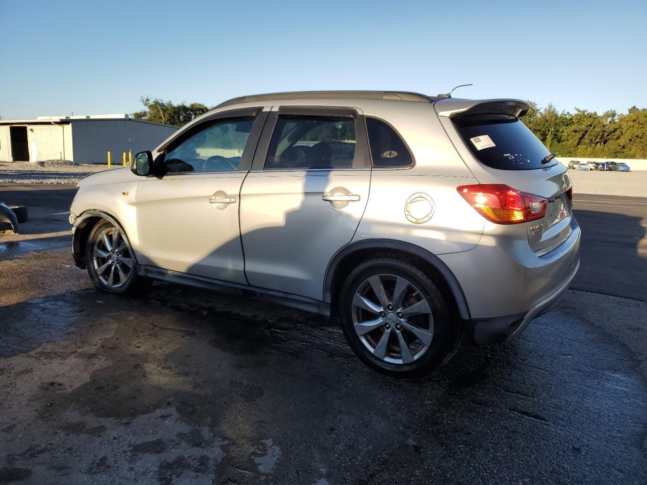 2013 Mitsubishi Outlander Sport Le - Фото 2