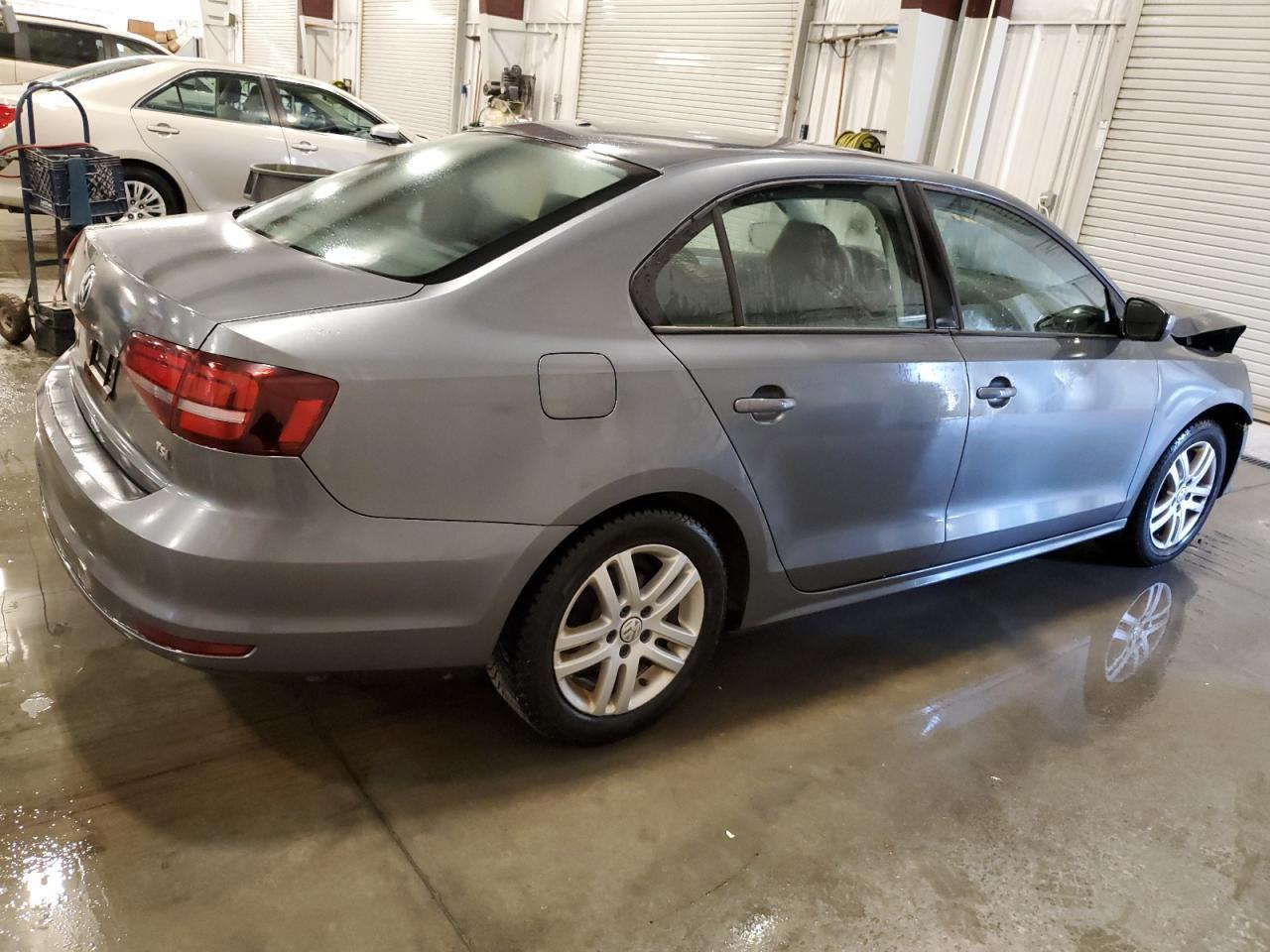 2018 Volkswagen Jetta S - Фото 3