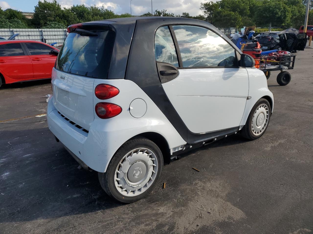 2013 Smart Fortwo Pure - Image 3