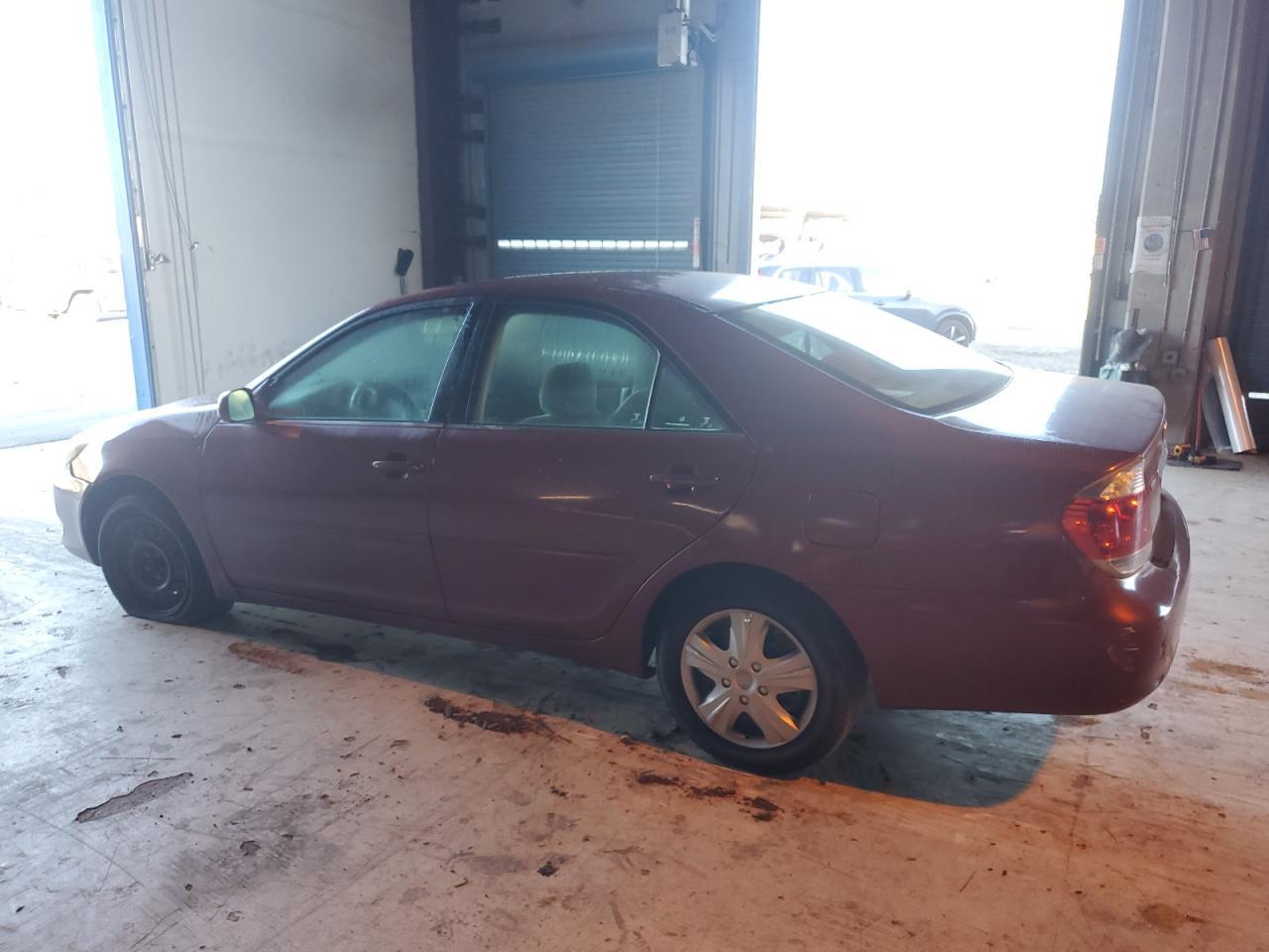 2005 Toyota Camry Le - Фото 2