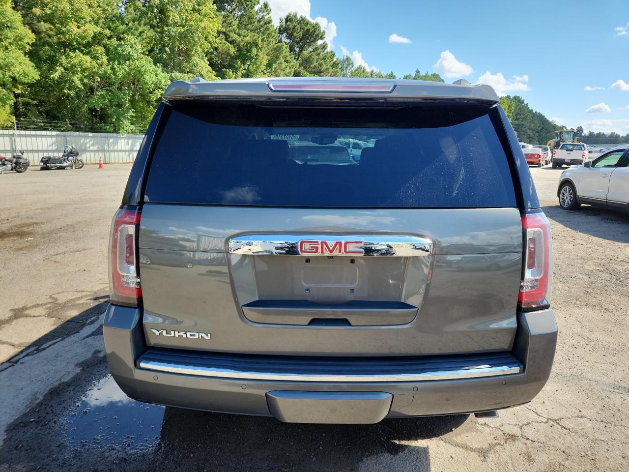 2018 GMC Yukon Denali - Фото 6