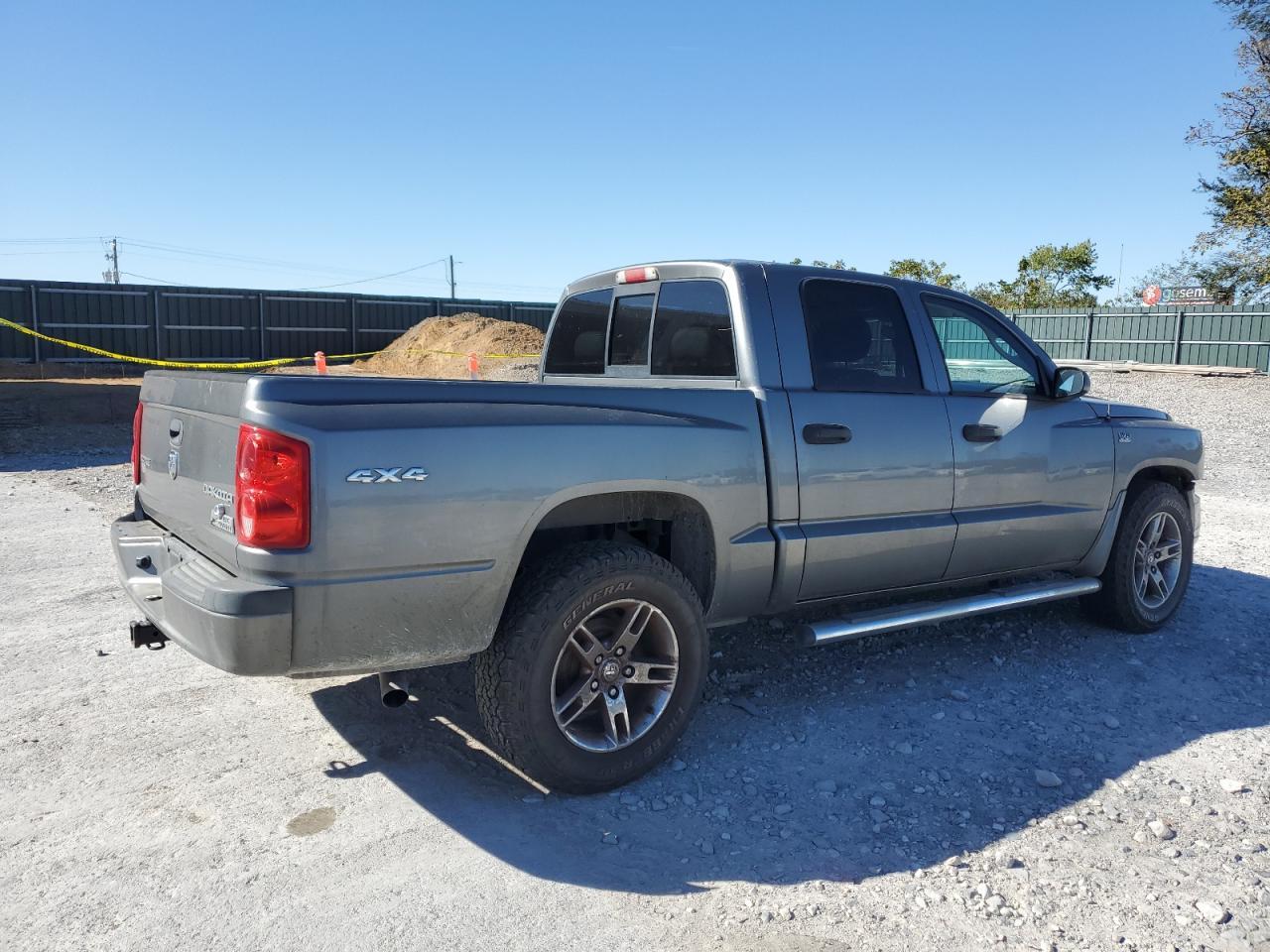 2010 Dodge Dakota Sxt - Image 3