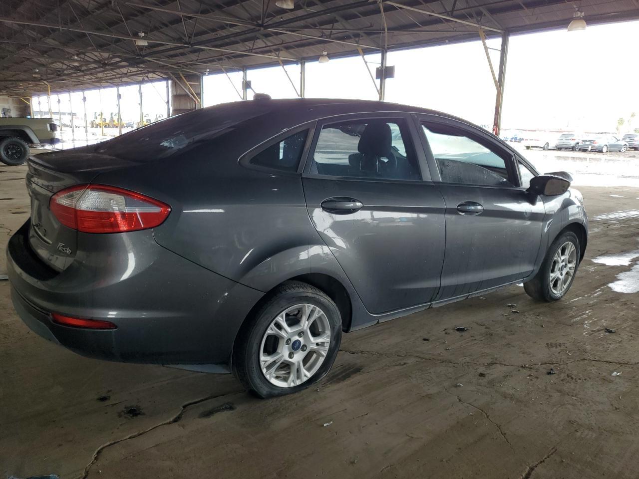 2016 Ford Fiesta Se - Фото 3