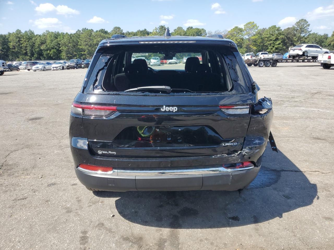 2025 Jeep Grand Cherokee Laredo - Image 6