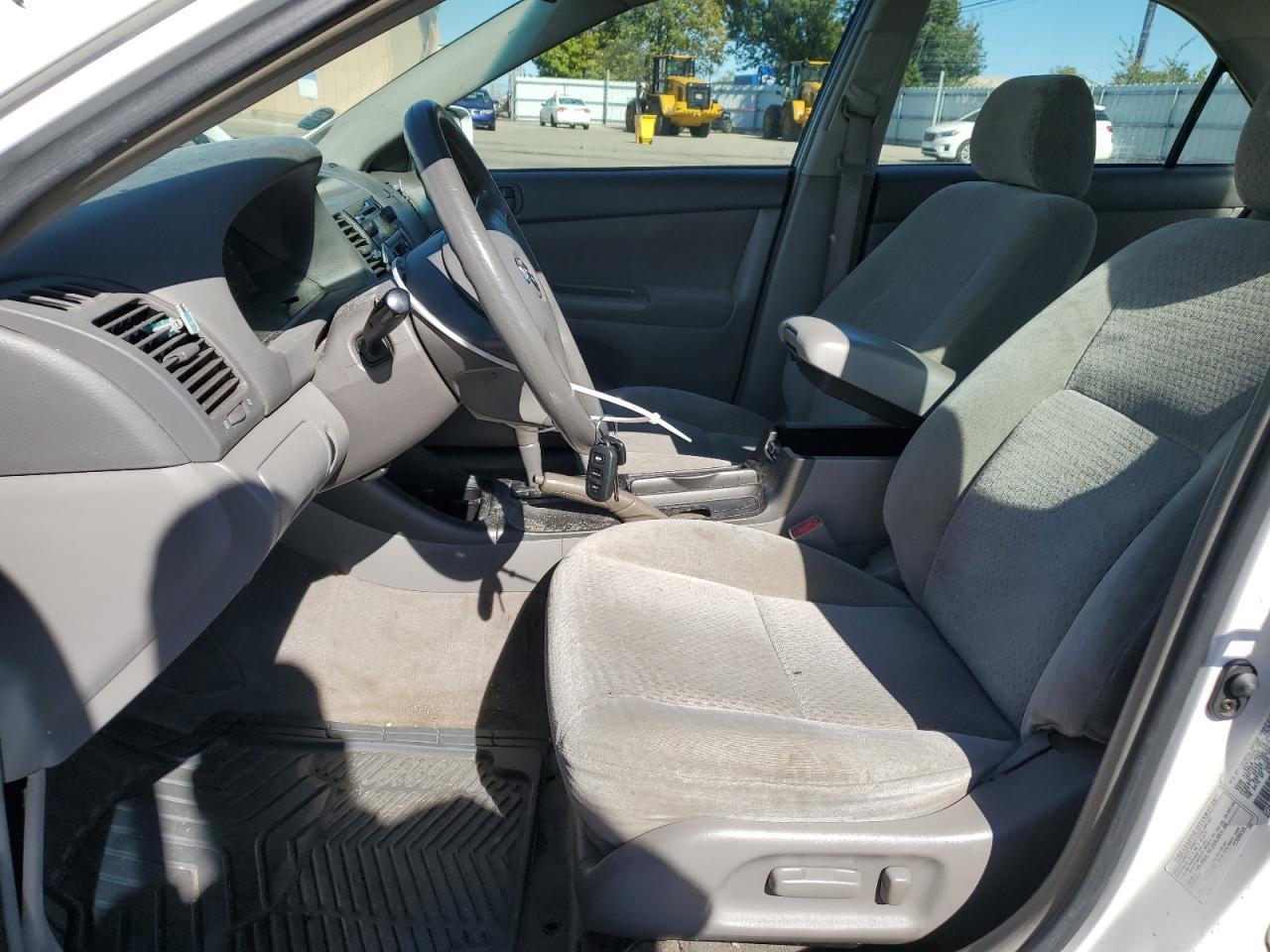 2002 Toyota Camry Le - Фото 7