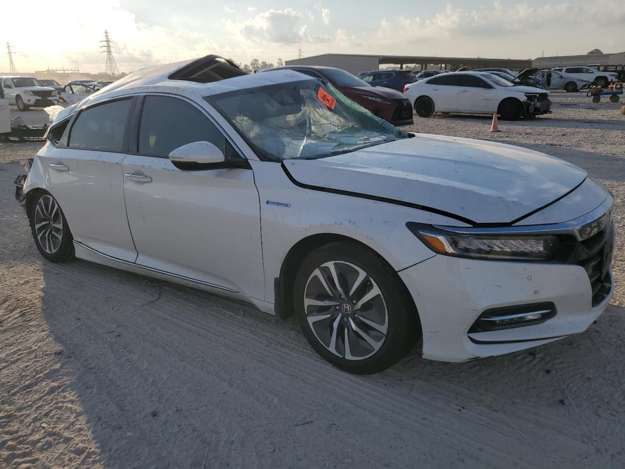2020 Honda Accord Touring Hybrid - Image 4