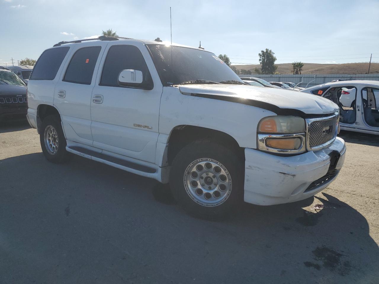2003 GMC Yukon Denali - Фото 4