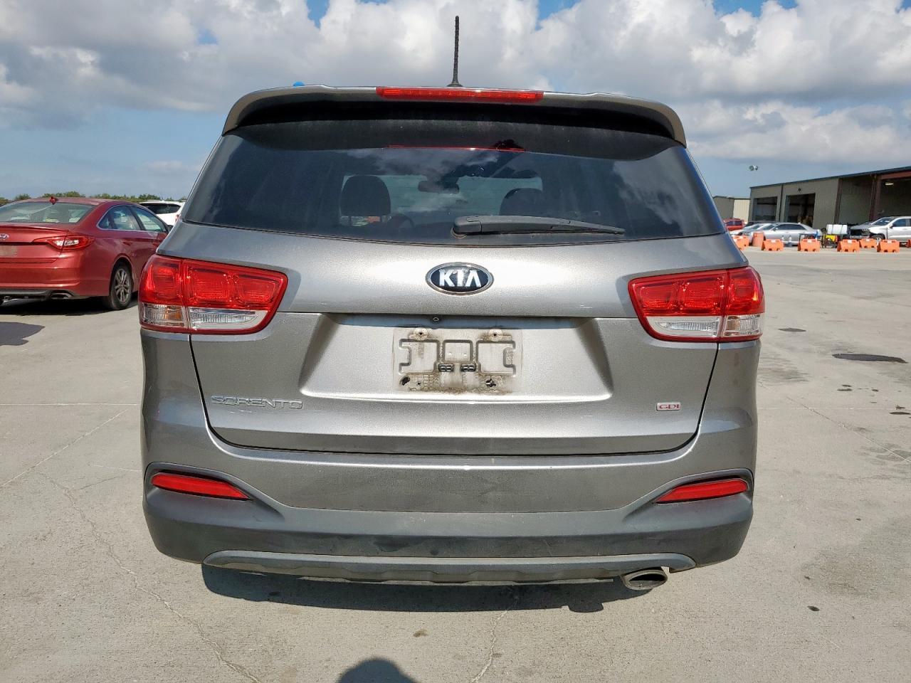 2018 Kia Sorento Lx - Image 6