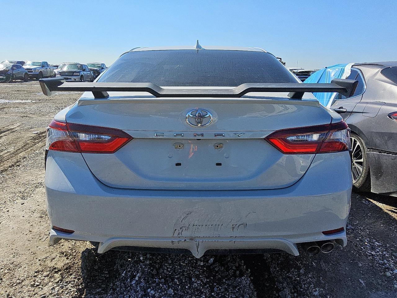 2022 Toyota Camry Se - Image 6