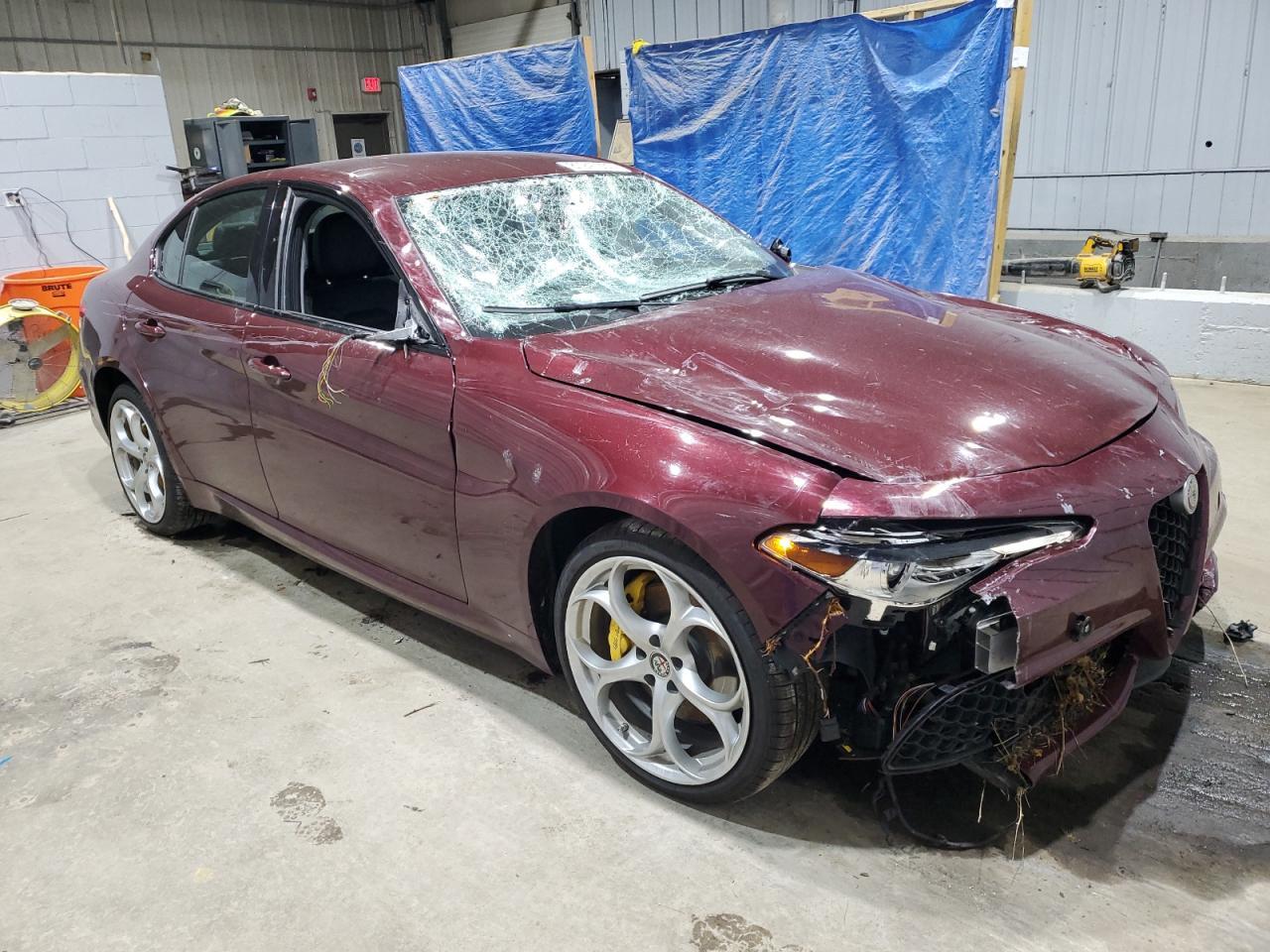 2019 Alfa Romeo Giulia Ti - Фото 4