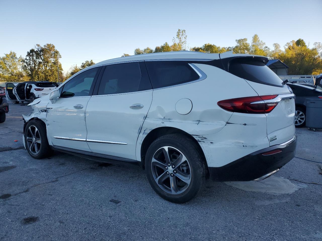 2019 Buick Enclave Essence - Image 2