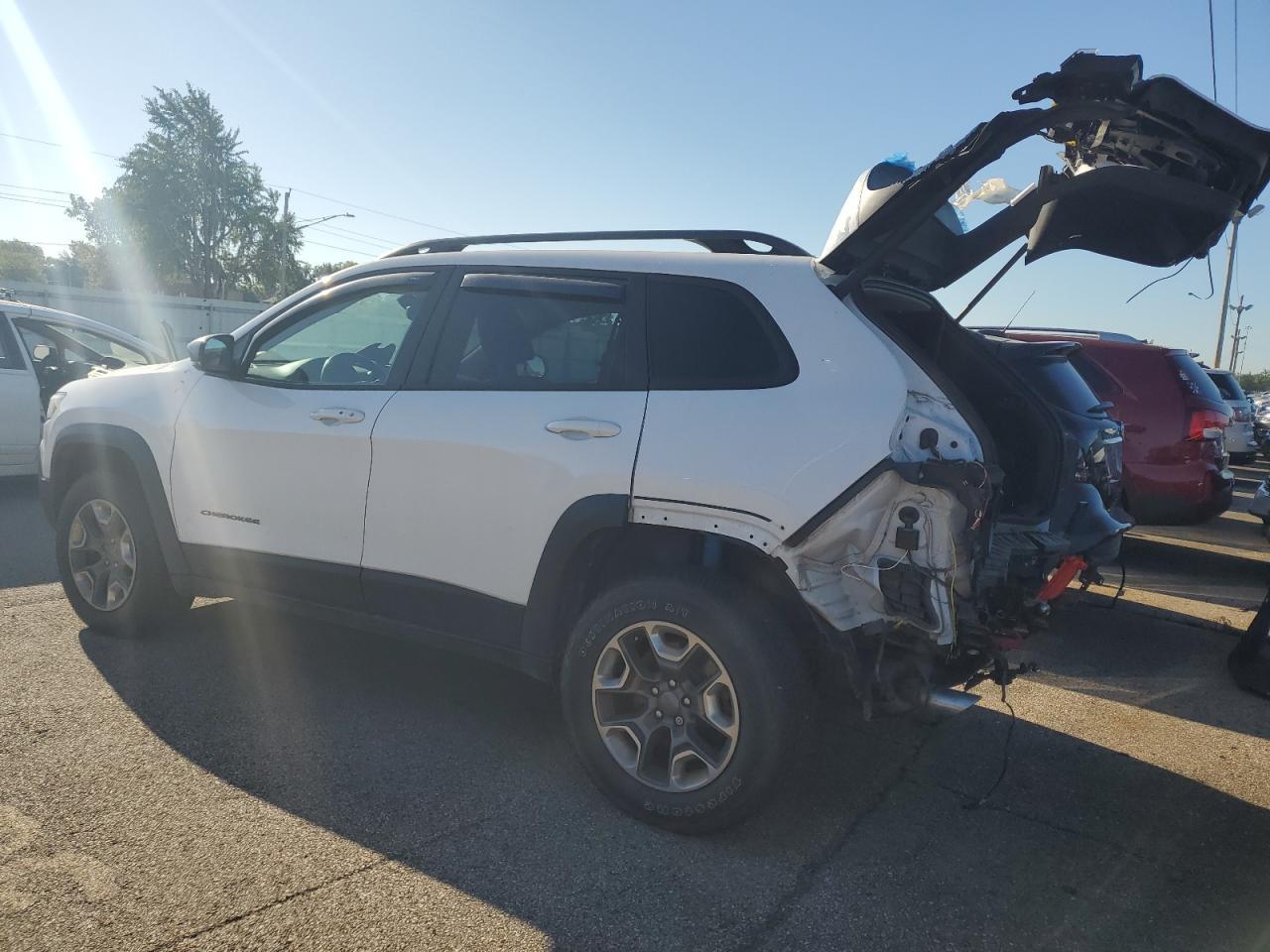 2019 Jeep Cherokee Trailhawk - Фото 2