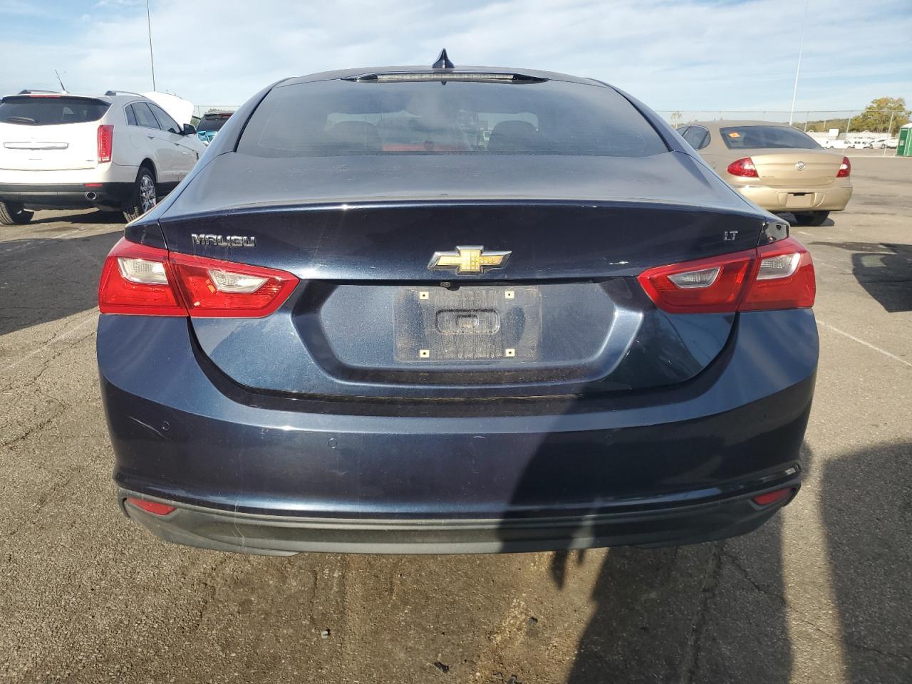 2017 Chevrolet Malibu Lt - Image 6