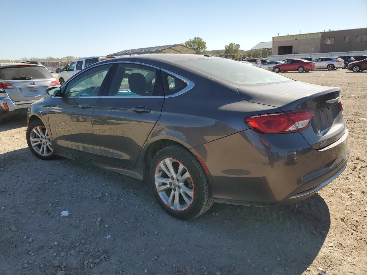 2015 Chrysler 200 Limited - Фото 2