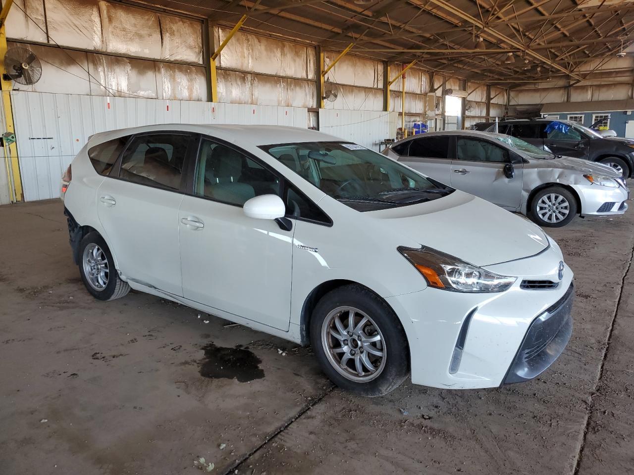 2017 Toyota Prius V - Фото 4