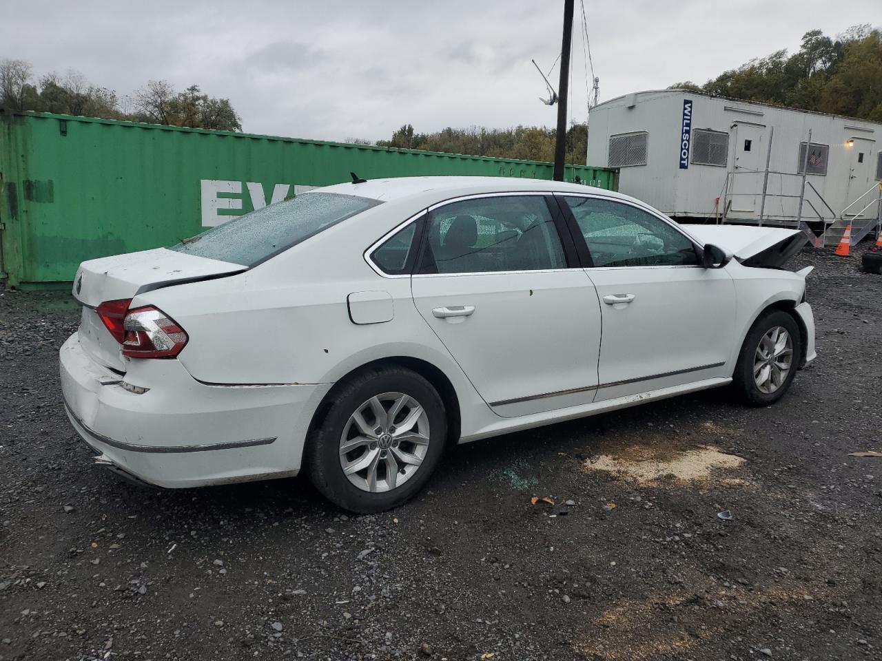 2016 Volkswagen Passat S - Фото 3