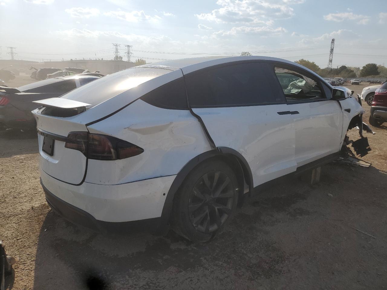 2022 Tesla Model X - Фото 3