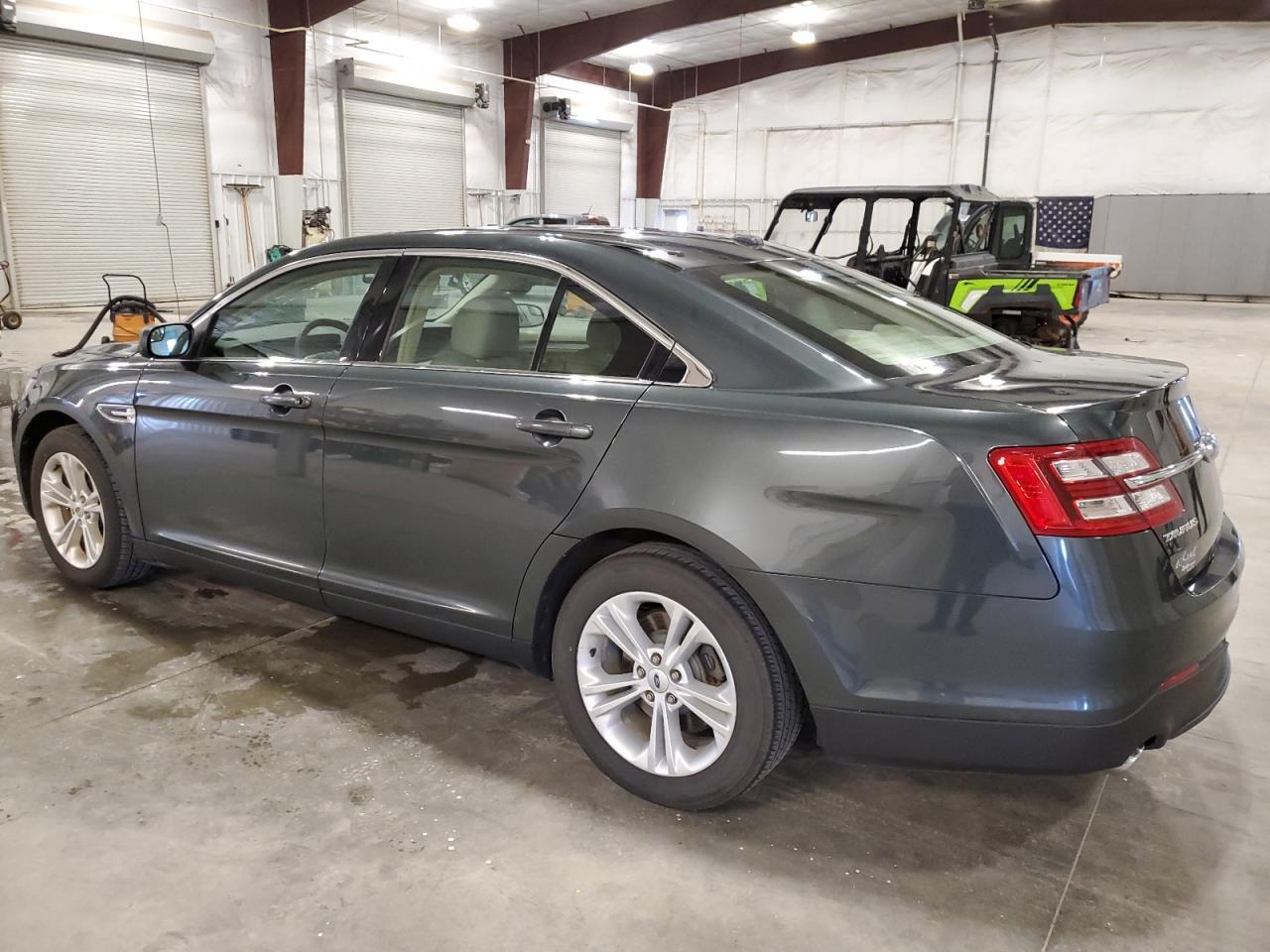 2016 Ford Taurus Se - Фото 2