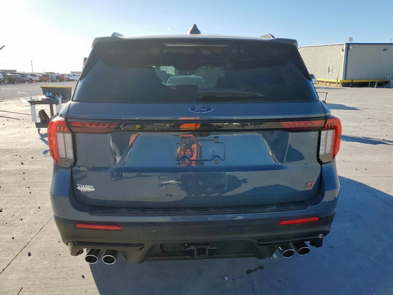 2025 Ford Explorer St - Фото 6