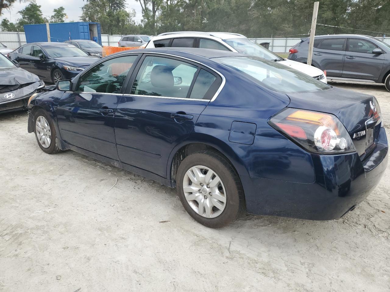 2010 Nissan Altima Base - Фото 2