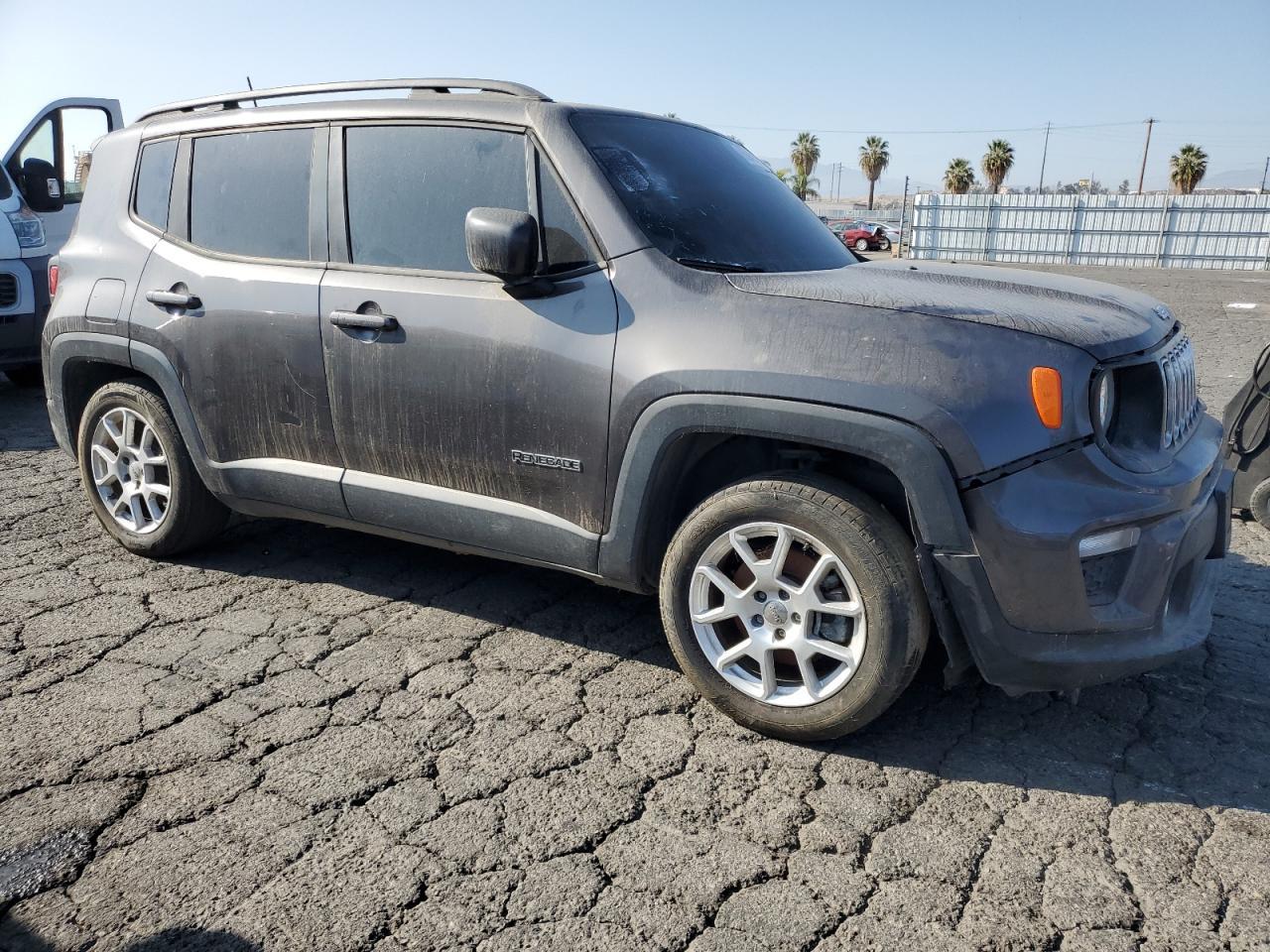 2020 Jeep Renegade Latitude - Image 4
