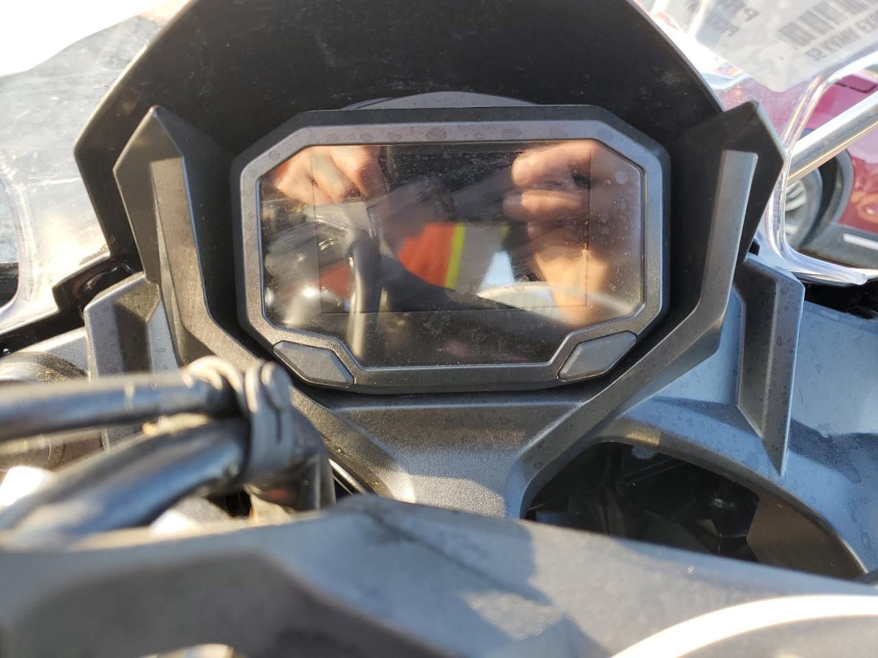 2025 Kawasaki Ex650 R - Фото 7