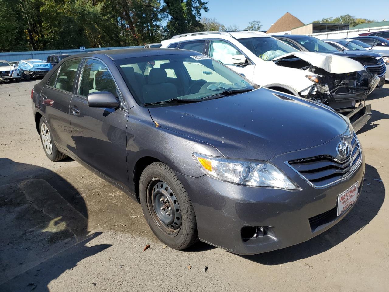 2010 Toyota Camry Base - Фото 4