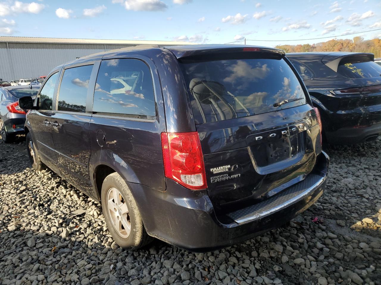 2011 Dodge Grand Caravan Mainstreet - Image 2