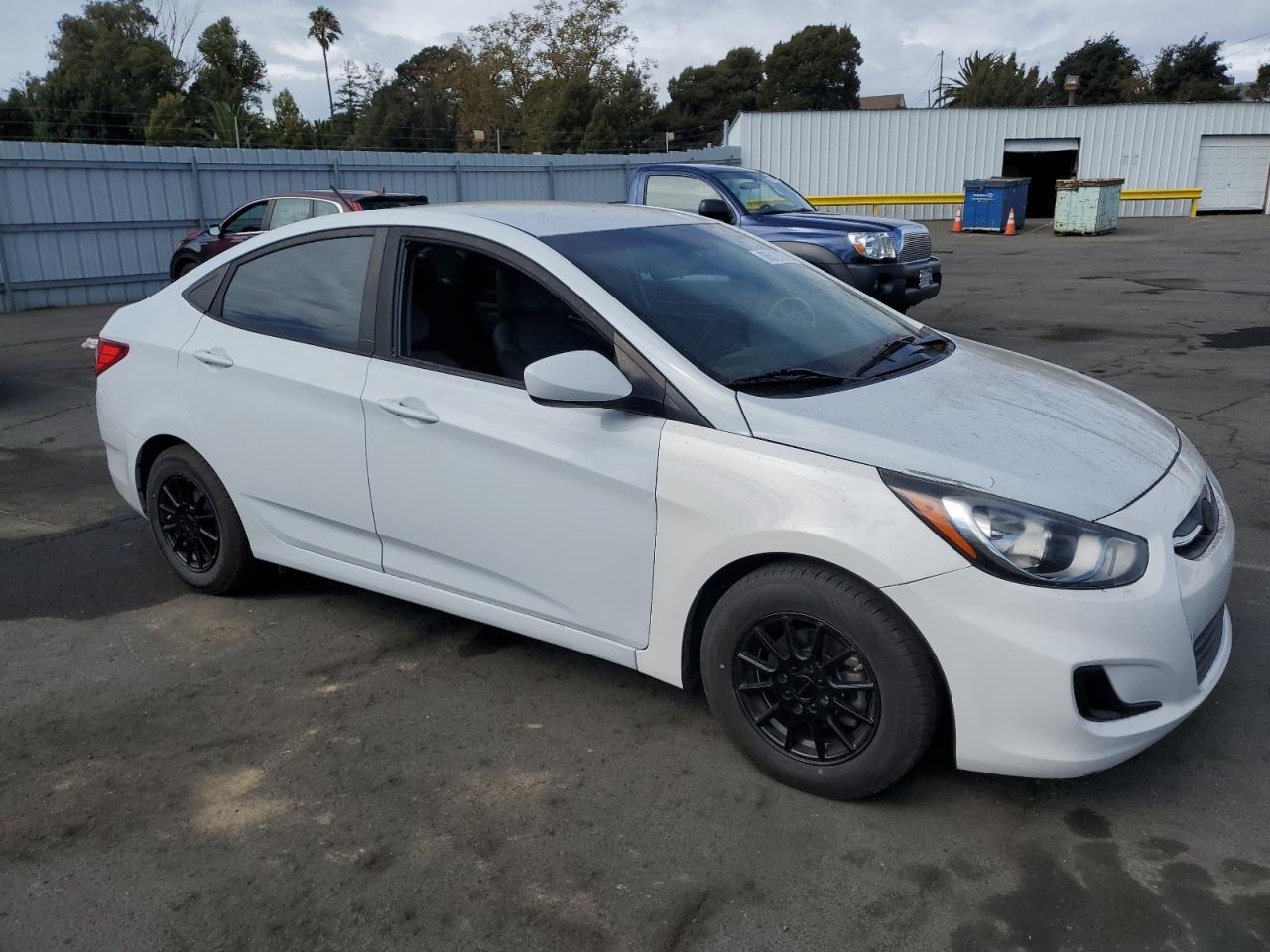 2017 Hyundai Accent Se - Фото 4