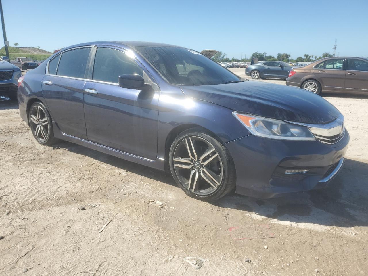 2017 Honda Accord Sport - Image 4