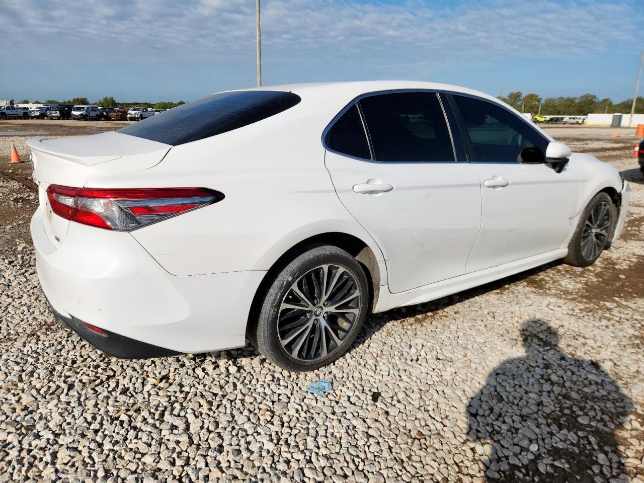 2018 Toyota Camry L - Image 3