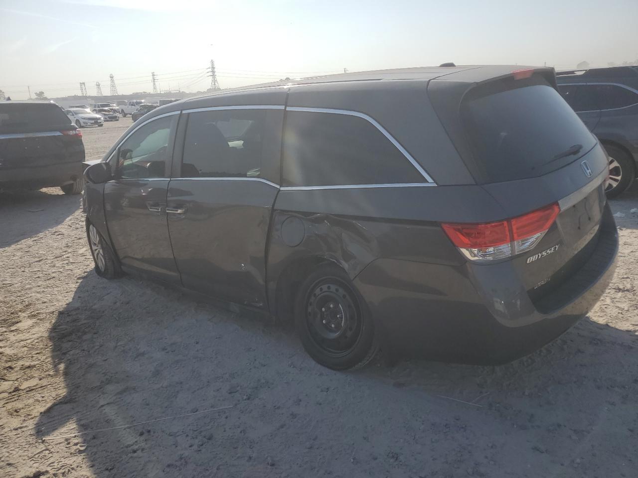 2016 Honda Odyssey Se - Фото 2