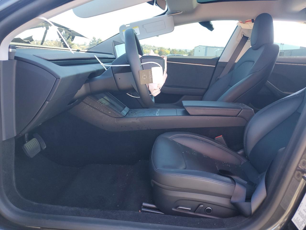 2025 Tesla Model 3 - Image 7