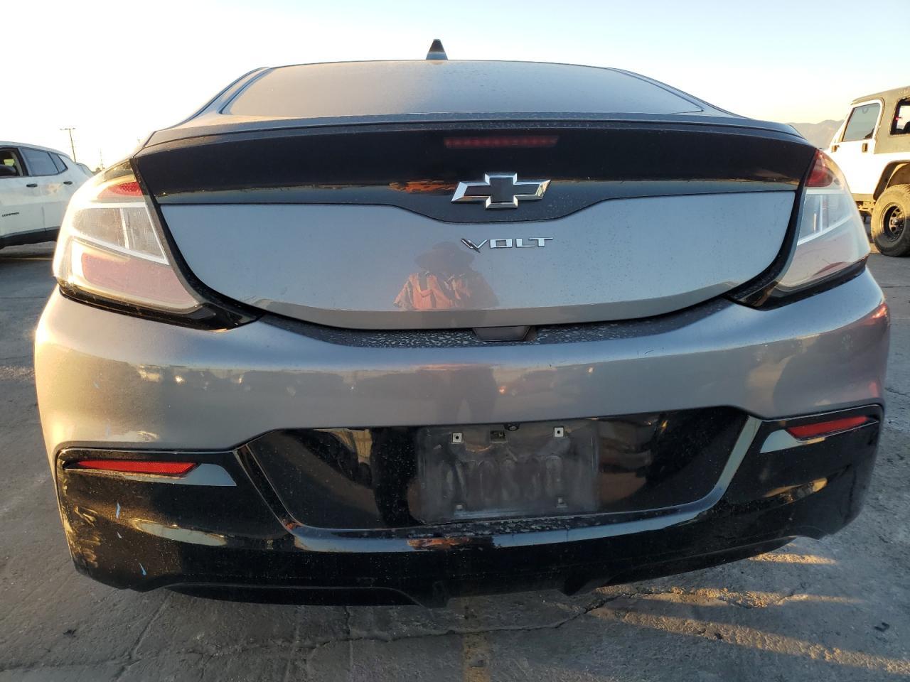 2018 Chevrolet Volt Lt - Image 6