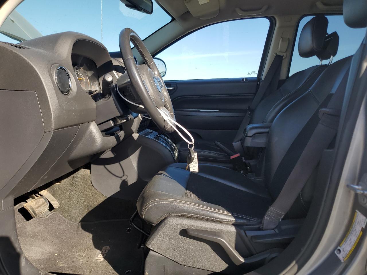 2016 Jeep Compass Latitude - Image 7