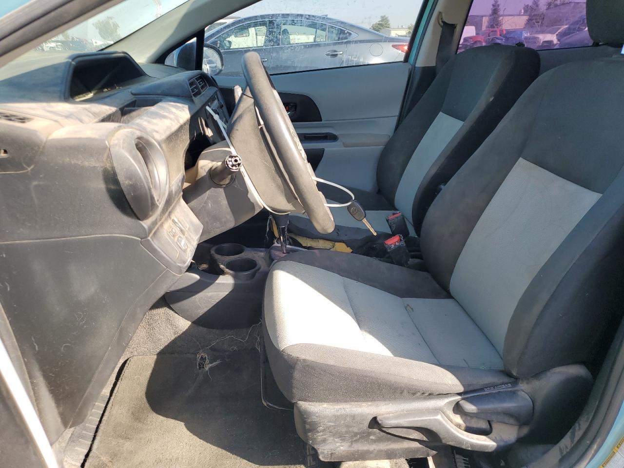 2013 Toyota Prius C - Image 7