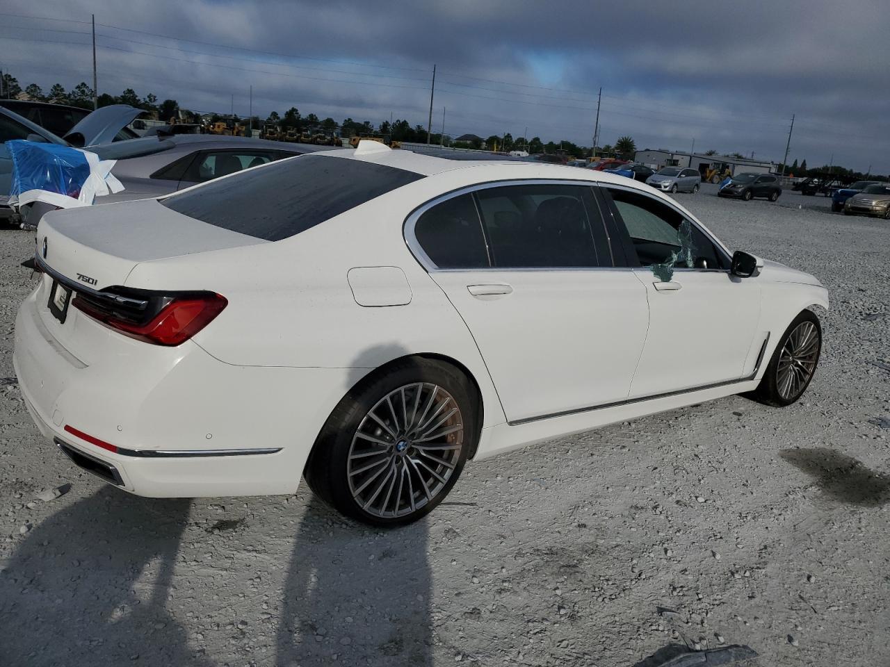 2022 BMW 750 Xi - Фото 3