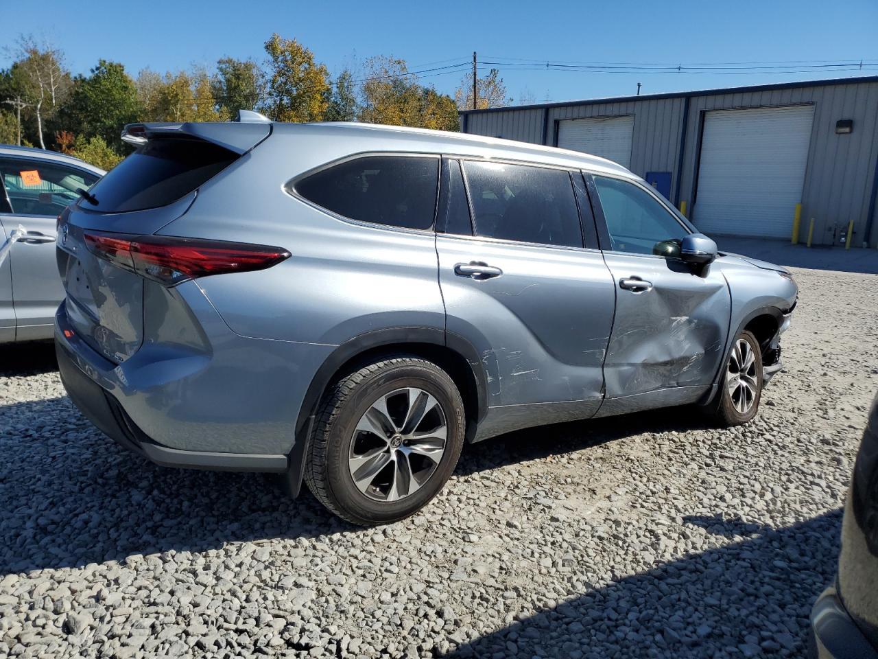 2020 Toyota Highlander Xle - Image 3