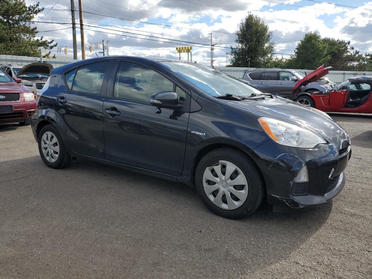 2013 Toyota Prius C - Image 4