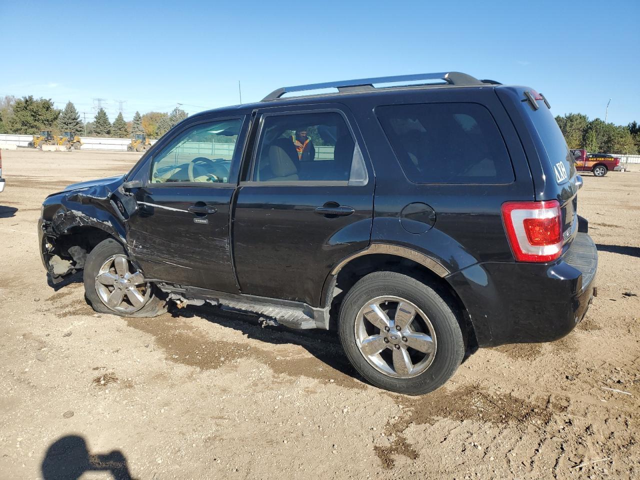 2010 Ford Escape Limited - Фото 2