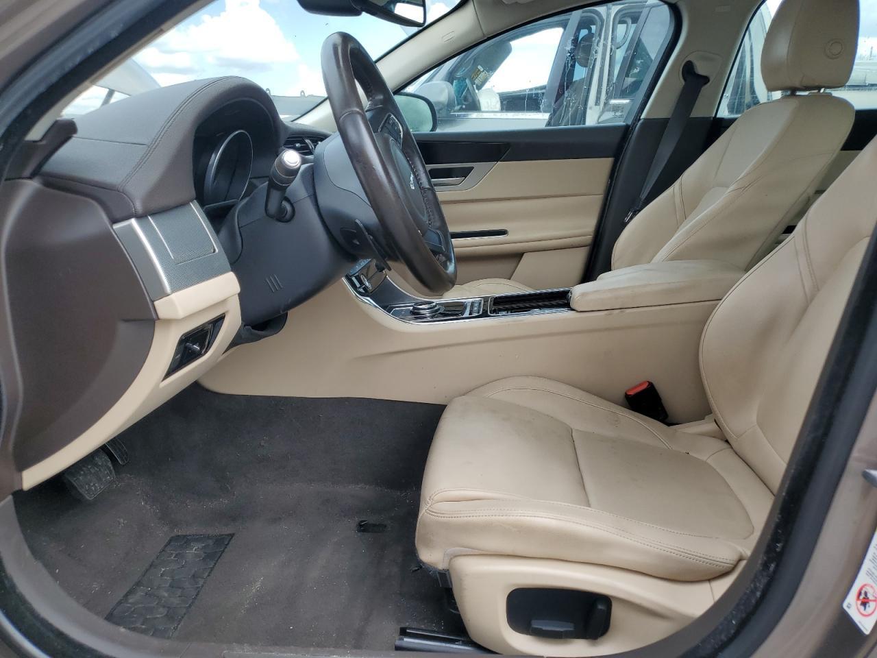 2017 Jaguar Xf Premium - Фото 7