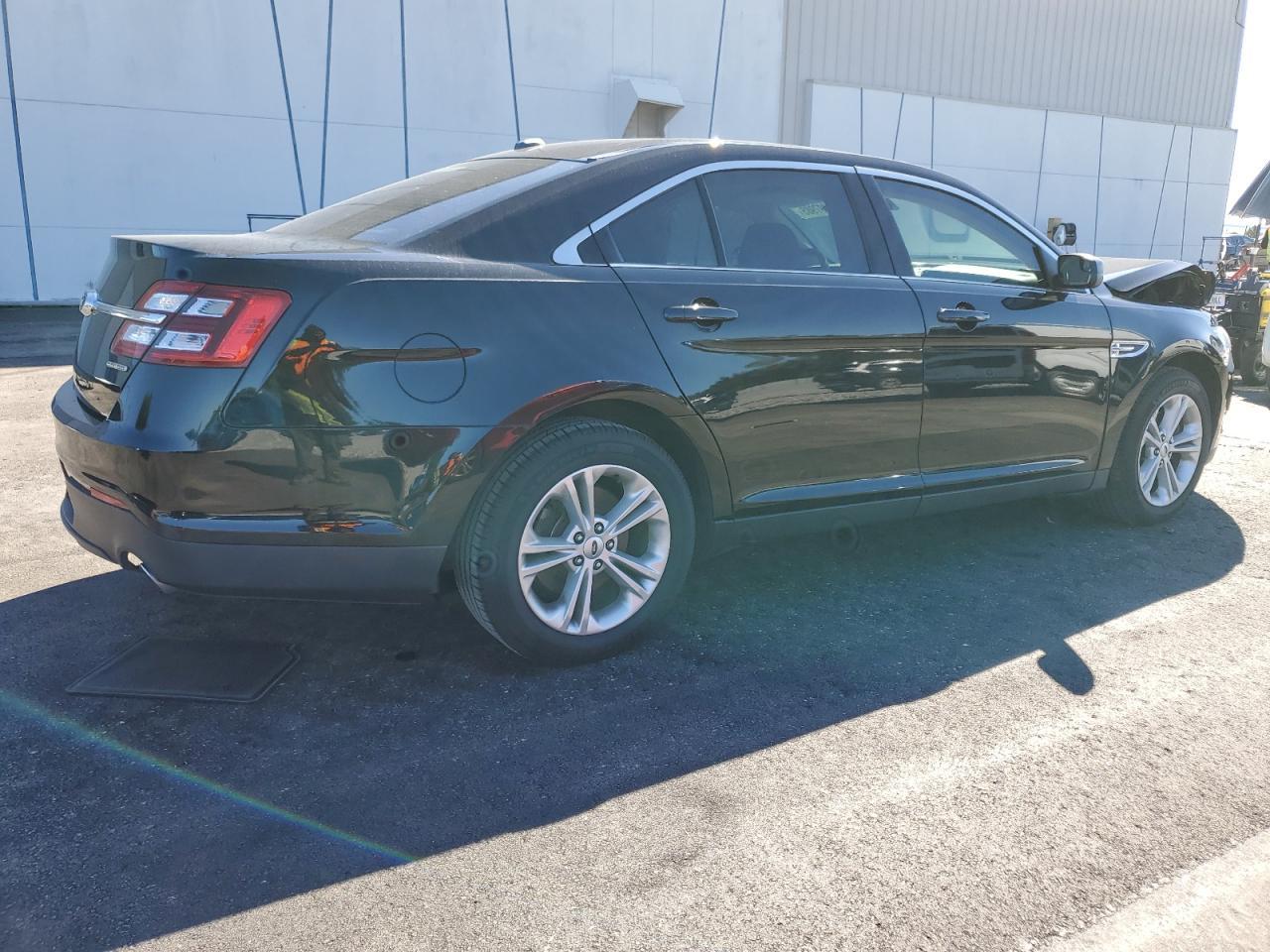 2017 Ford Taurus Se - Image 3