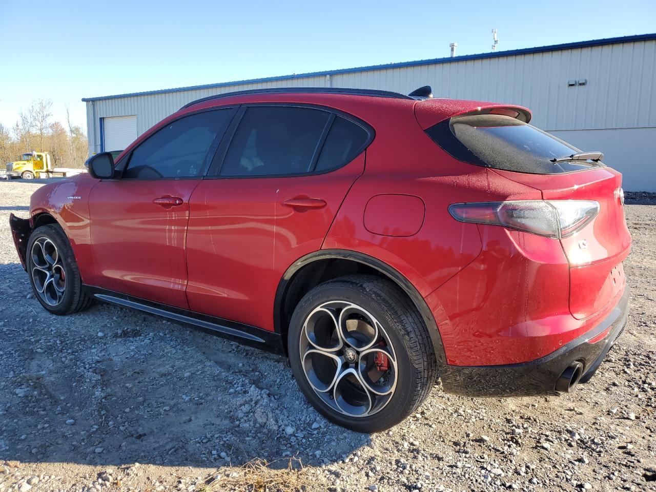 2024 Alfa Romeo Stelvio Ti - Image 2