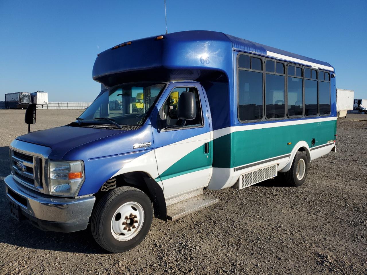 2008 Ford E450 Shuttle Bus - Image 2