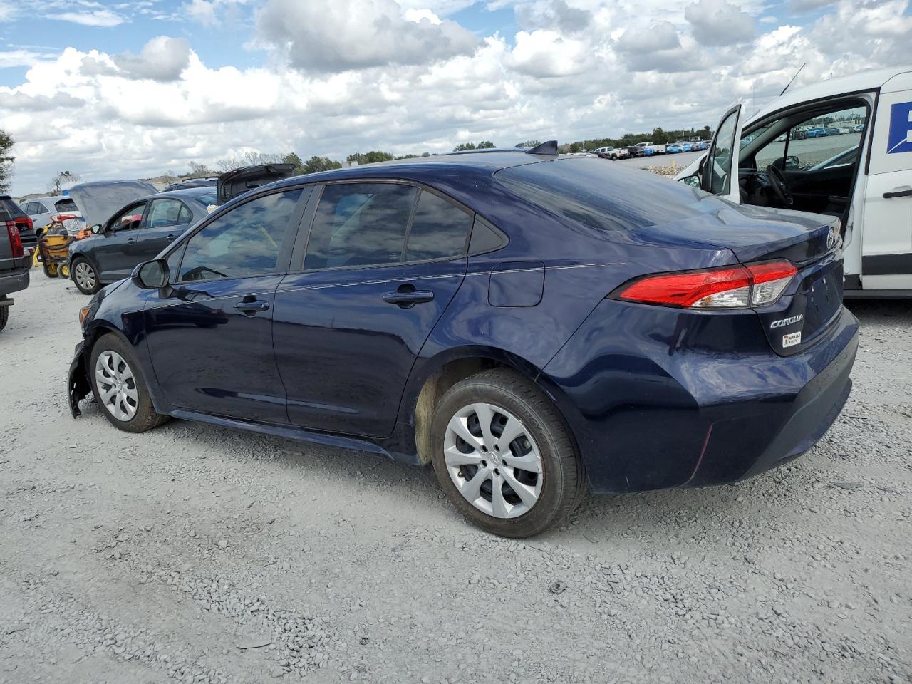 2022 Toyota Corolla Le - Фото 2