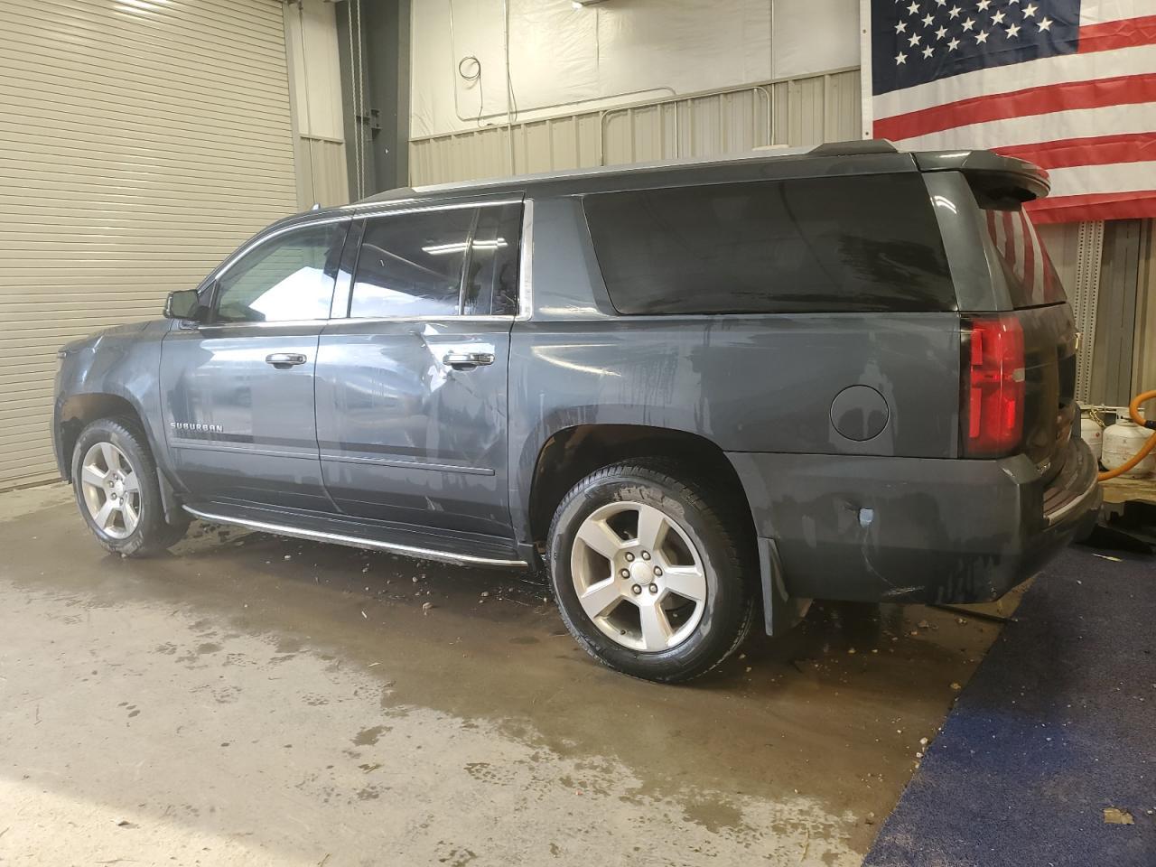 2020 Chevrolet Suburban K1500 Premier - Image 2