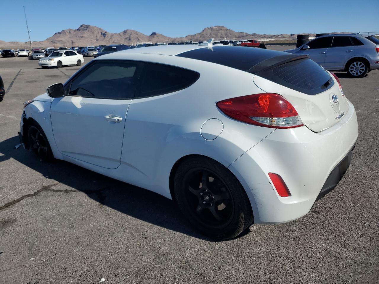 2014 Hyundai Veloster - Image 2
